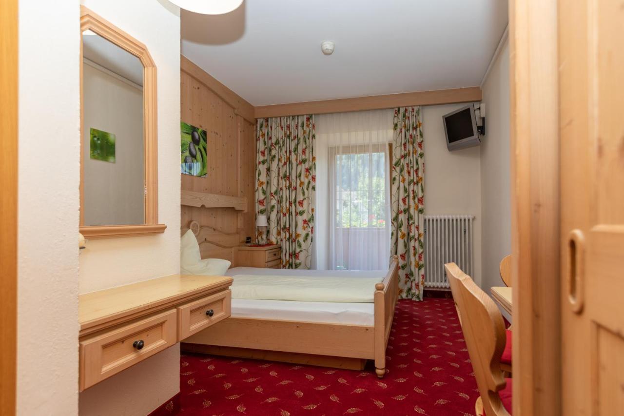 צל אם צילר Hotel Garni Elisabeth מראה חיצוני תמונה